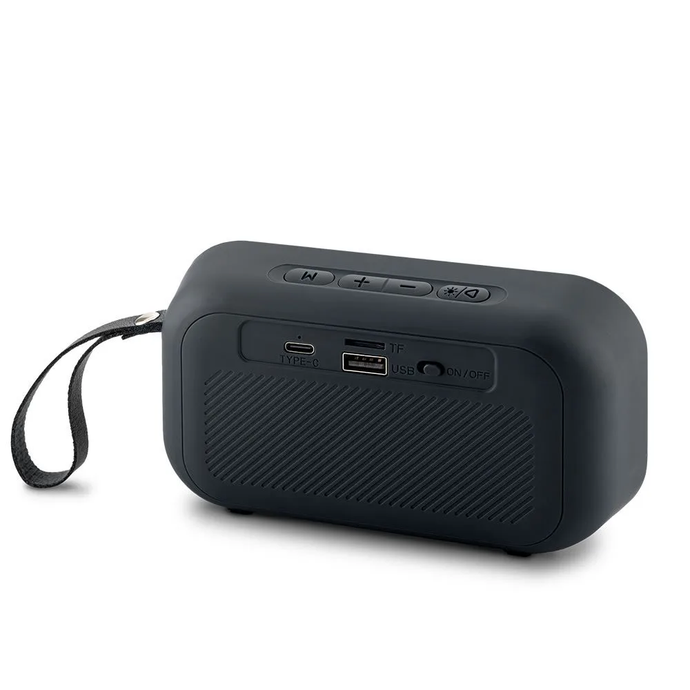 tec-556 NEGRO1 Detalle del puerto de tarjeta TF y USB del Speaker Owen Urban Travel.